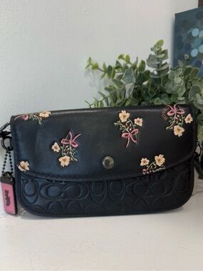 COACH FLORAL BOW PRINT BLACK/PINK SIGNATURE LEATHER CLUTCH 27060